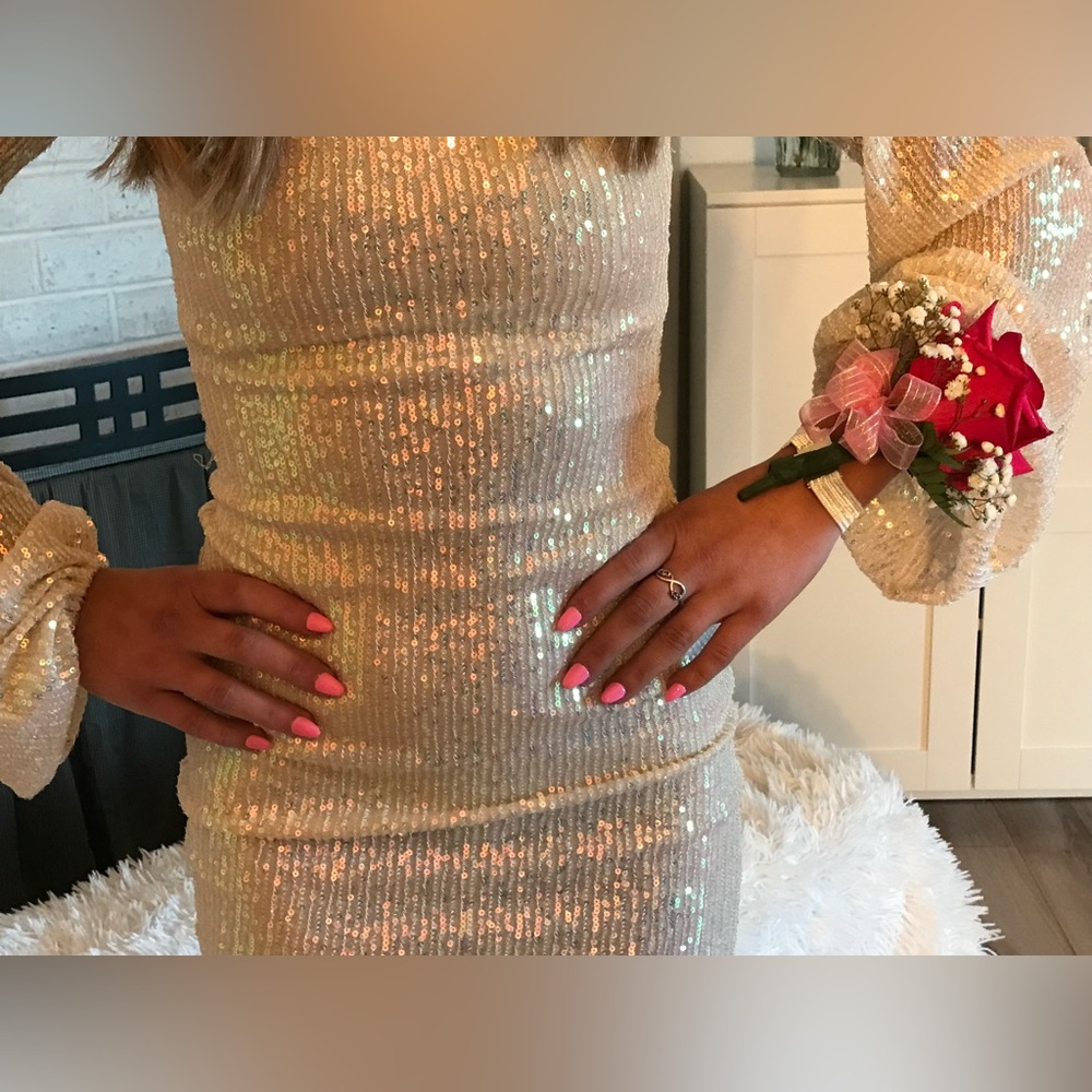 Shantelle Sequins Dress in Champagne Sparkle